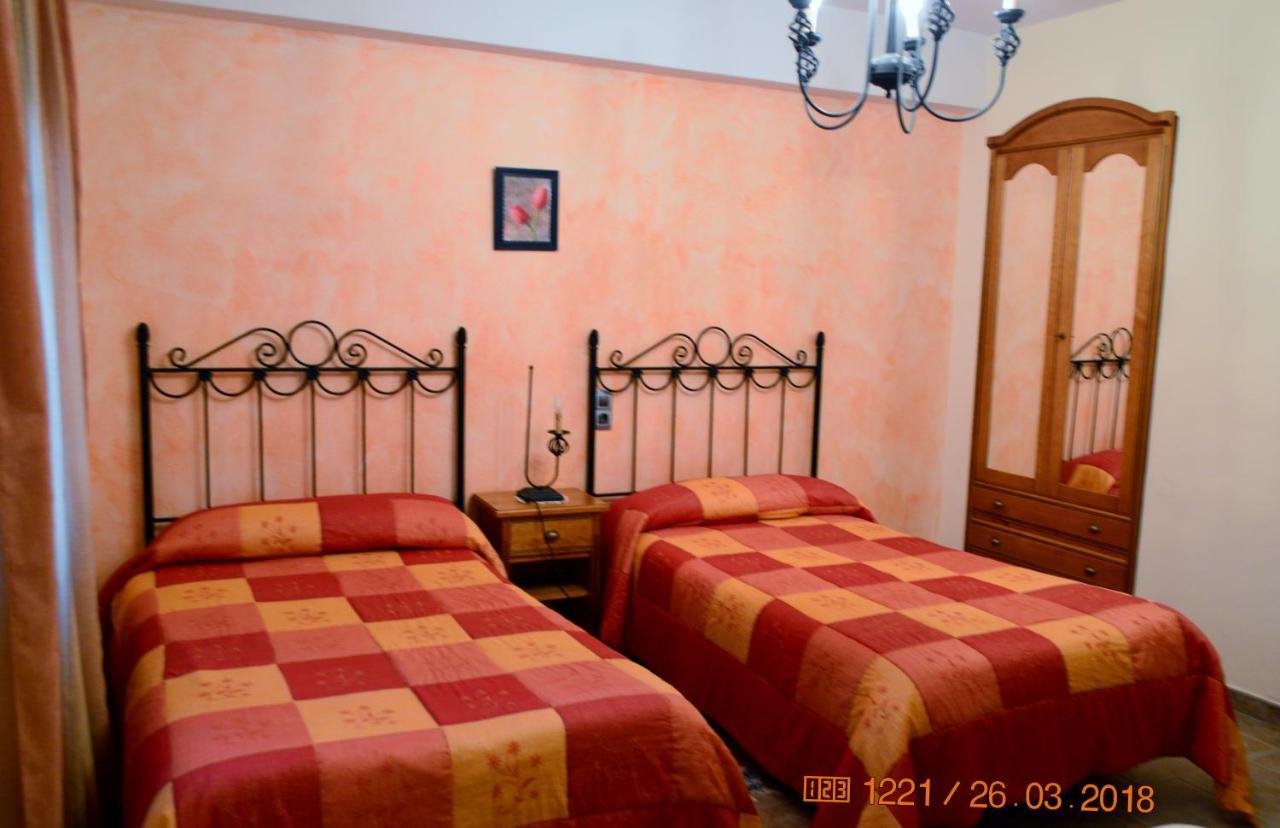 Posada La Reja Malpica de Tajo Exteriör bild