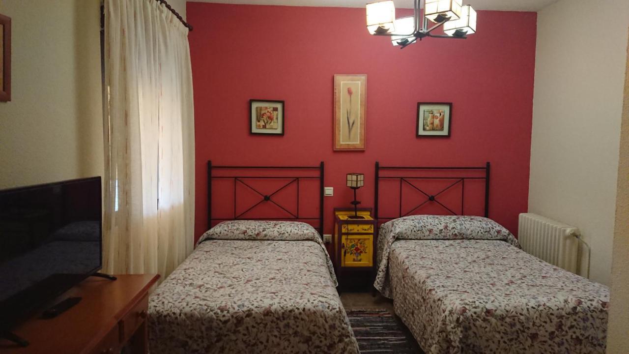 Posada La Reja Malpica de Tajo Exteriör bild