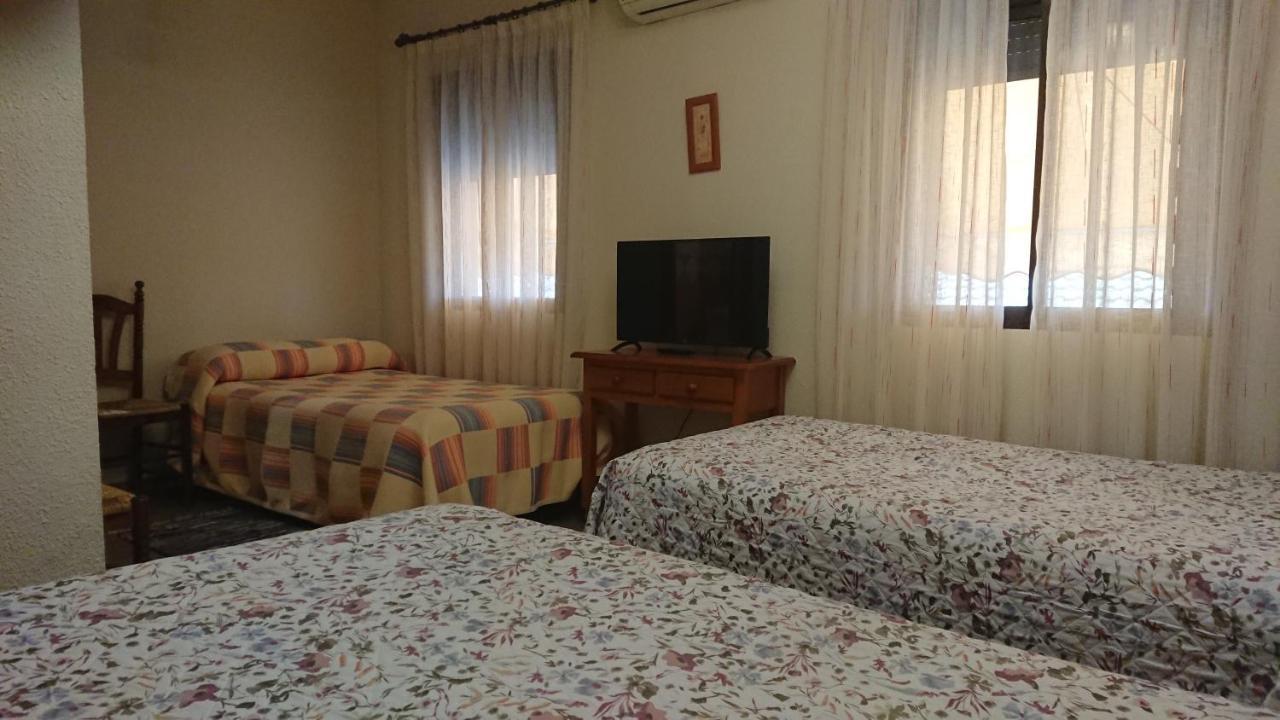 Posada La Reja Malpica de Tajo Exteriör bild